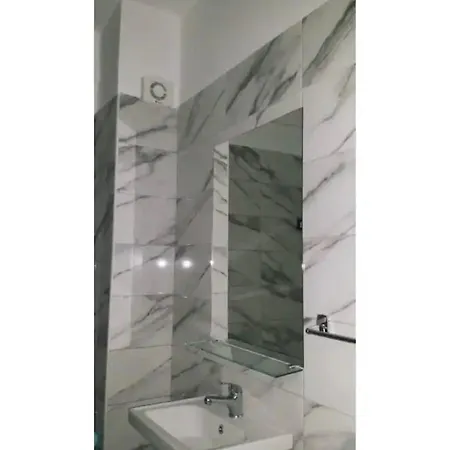 Leon Lungomare Apartment Vlore
